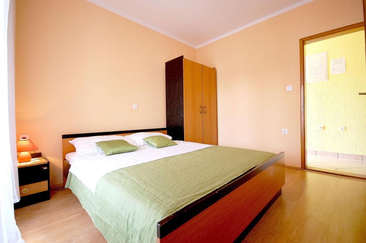 Apartment Ivan By El-Pi Tours Malinska Luaran gambar